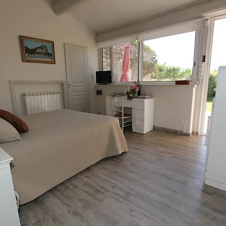 Chambres D'hotes Au Cedre De Saint-remy Panzió *