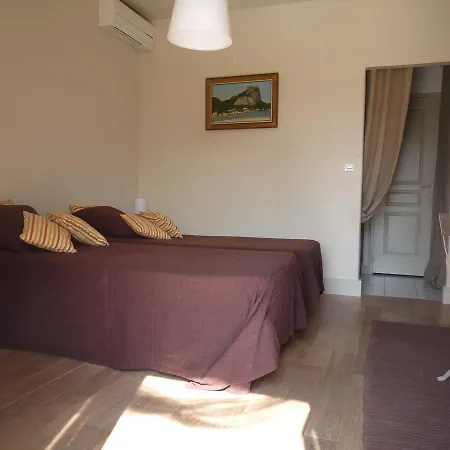 Chambres D'hotes Au Cedre De Saint-remy * Saint-Rémy-de-Provence